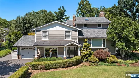 440 Colonial Blvd, Township Of Washington, NJ 07676