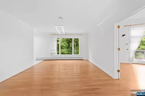 Living - 720 Berdan Ave, Wayne, NJ 07470 photo 4 of 5