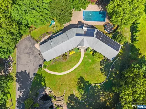 View/Area - 720 Berdan Ave, Wayne, NJ 07470 photo 1 of 2