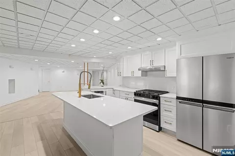Kitchen - 720 Berdan Ave, Wayne, NJ 07470 photo 5 of 5