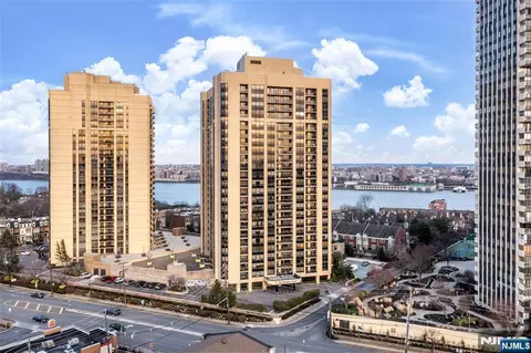 800 Palisade Ave #1804, Fort Lee, NJ 07024