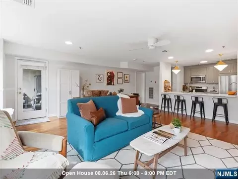 350 7th #3F, Hoboken, NJ 07030