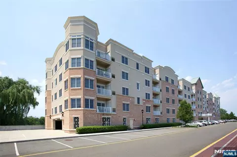 2107 Windsor Park Ct #107, Englewood, NJ 07631