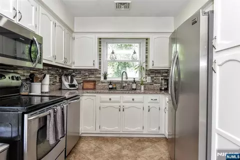 Kitchen - 6 Kime Ave, Wayne, NJ 07470 photo 1 of 2