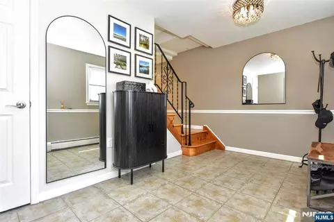 Entry Way - 6 Kime Ave, Wayne, NJ 07470 photo 2 of 3