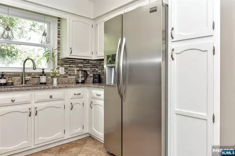 Kitchen - 6 Kime Ave, Wayne, NJ 07470 photo 2 of 2