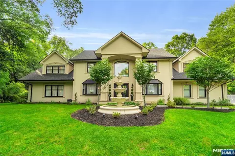 312 Old Tappan Rd, Old Tappan, NJ 07675