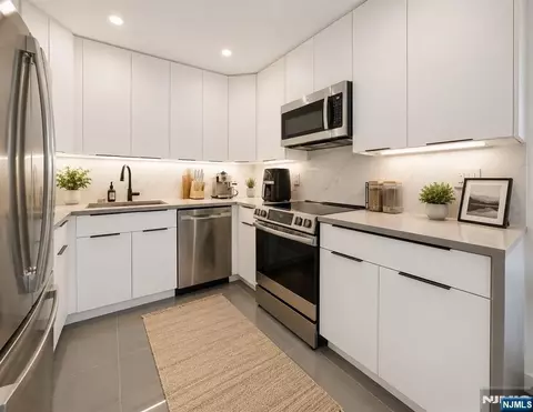 Kitchen - 228 Johnson Ave #5, Hackensack, NJ 07601 photo 1 of 1