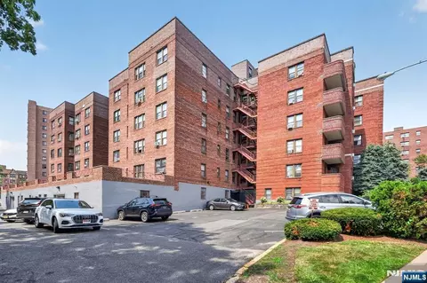 Exterior - 100 Prospect Ave #4E, Hackensack, NJ 07601 photo 2 of 2