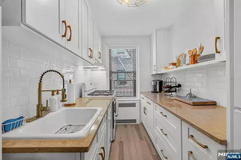 Kitchen - 100 Prospect Ave #4E, Hackensack, NJ 07601 photo 1 of 2