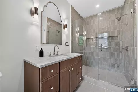 Bath - 134 Morningside Rd, Paramus, NJ 07652 photo 10 of 10