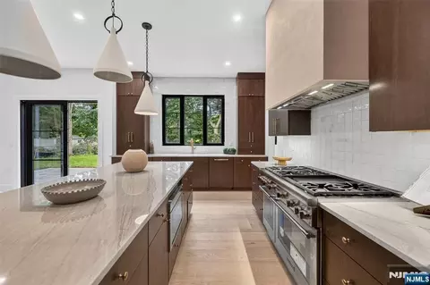 Kitchen - 134 Morningside Rd, Paramus, NJ 07652 photo 2 of 2