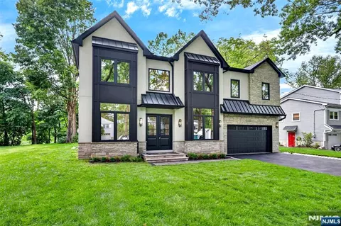 Exterior - 134 Morningside Rd, Paramus, NJ 07652 photo 2 of 2