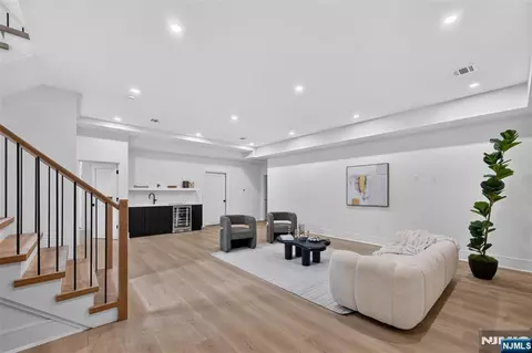 Living - 134 Morningside Rd, Paramus, NJ 07652 photo 4 of 5