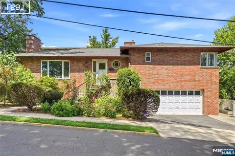 253 Mcelroy Ave, Fort Lee, NJ 07024