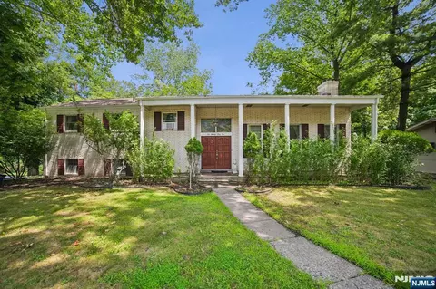 249 Knickerbocker Rd, Englewood, NJ 07631