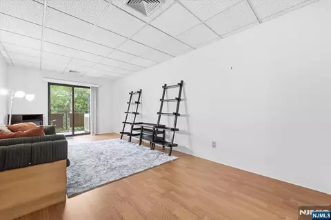 Living - 279 Clark St #A15, Hackensack, NJ 07601 photo 3 of 4