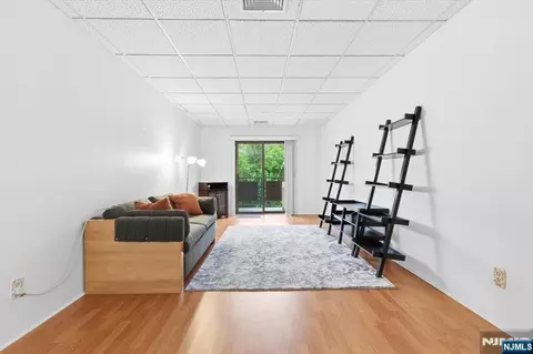 Living - 279 Clark St #A15, Hackensack, NJ 07601 photo 1 of 4