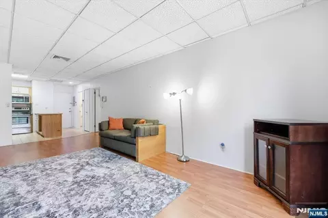 Living - 279 Clark St #A15, Hackensack, NJ 07601 photo 4 of 4