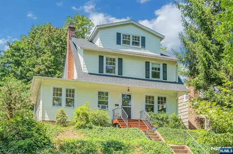 148 Essex Ave, Glen Ridge, NJ 07028