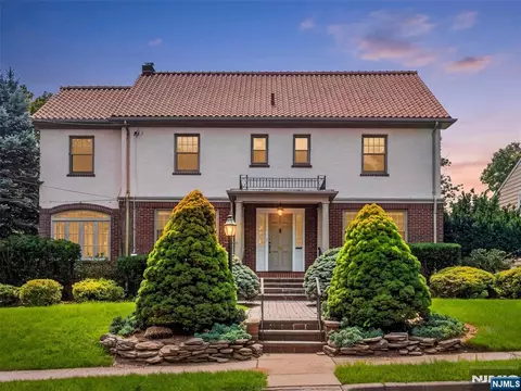 22 Serafin Pl, Glen Rock, NJ 07452