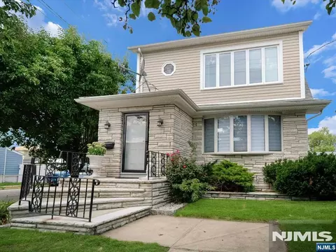 69 Main Ave, Wallington, NJ 07057