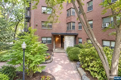 3061 Edwin #1J, Fort Lee, NJ 07024