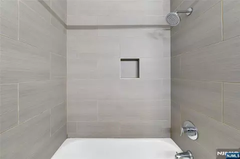 Bath - 34 Eider Ct, Wayne, NJ 07470 photo 6 of 6