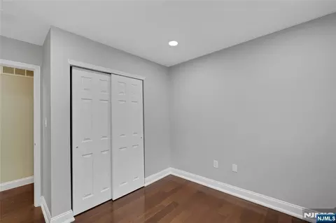 Bedroom - 34 Eider Ct, Wayne, NJ 07470 photo 4 of 7