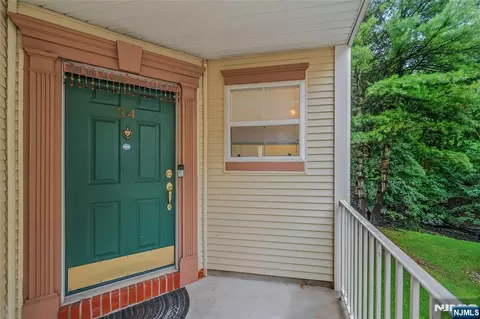 Exterior - 34 Eider Ct, Wayne, NJ 07470 photo 2 of 6