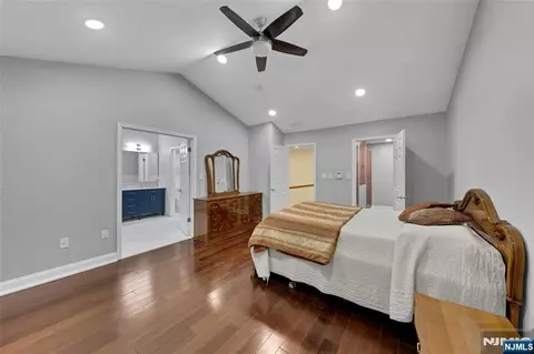 Bedroom - 34 Eider Ct, Wayne, NJ 07470 photo 2 of 7
