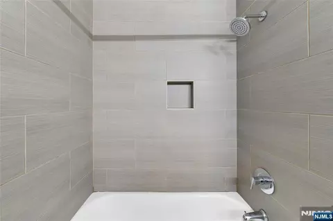 Bath - 34 Eider Ct, Wayne, NJ 07470 photo 6 of 6