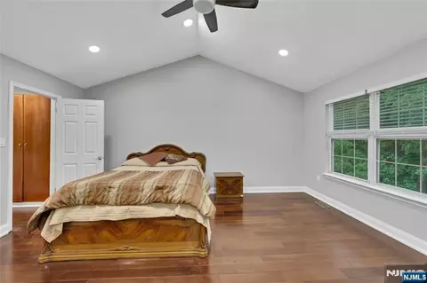 Bedroom - 34 Eider Ct, Wayne, NJ 07470 photo 3 of 7