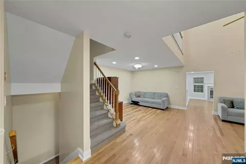 Entry Way - 34 Eider Ct, Wayne, NJ 07470 photo 1 of 7