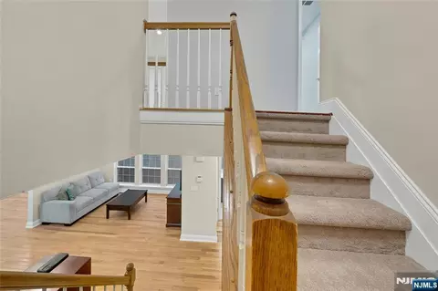 Entry Way - 34 Eider Ct, Wayne, NJ 07470 photo 3 of 7