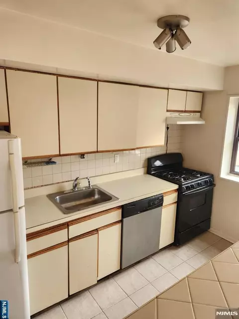 Kitchen - 216 Prospect Ave #1C, Hackensack, NJ 07601 photo 1 of 2