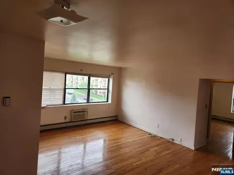Living - 216 Prospect Ave #1C, Hackensack, NJ 07601 photo 2 of 4