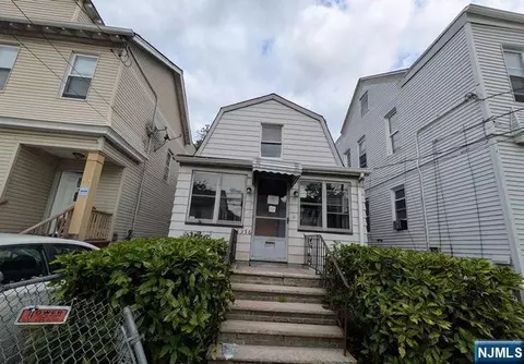 376 Myrtle Ave, Irvington, NJ 07111
