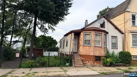 38-40 Grove Ter, Irvington, NJ 07111