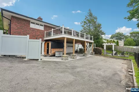 Exterior - 31 Surrey Dr, Wayne, NJ 07470 photo 13 of 18