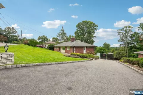 Exterior - 31 Surrey Dr, Wayne, NJ 07470 photo 12 of 18