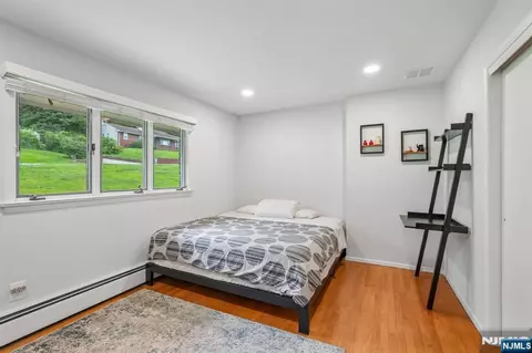 Bedroom - 31 Surrey Dr, Wayne, NJ 07470 photo 1 of 10