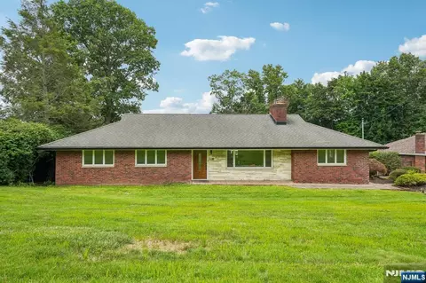 Exterior - 31 Surrey Dr, Wayne, NJ 07470 photo 2 of 18