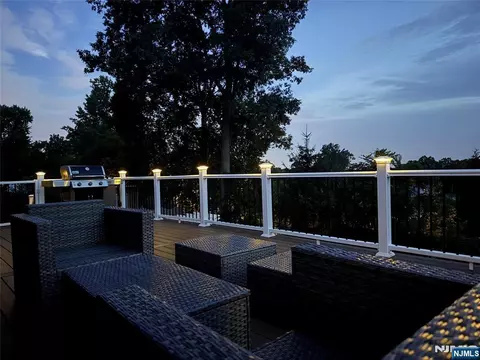 Exterior - 31 Surrey Dr, Wayne, NJ 07470 photo 17 of 18