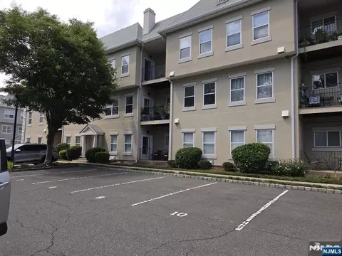 Exterior - 312 Brittany Dr, Wayne, NJ 07470 photo 4 of 6