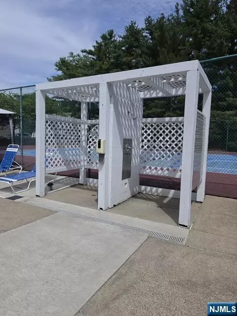 Exterior - 312 Brittany Dr, Wayne, NJ 07470 photo 6 of 6