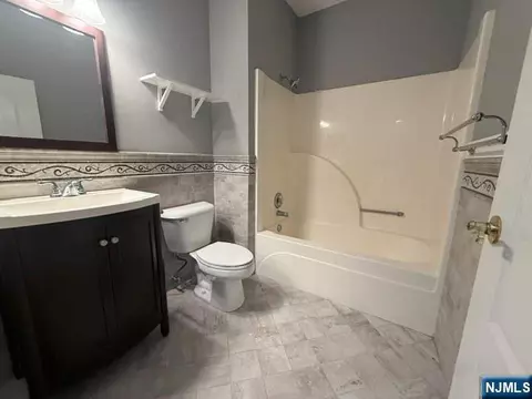 Bath - 312 Brittany Dr, Wayne, NJ 07470 photo 1 of 1