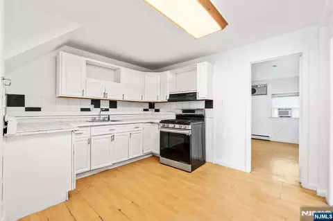 352 Totowa Ave, Paterson, NJ 07502