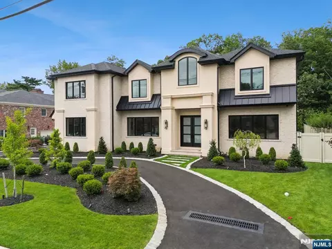 50 Roberts Rd, Englewood Cliffs, NJ 07632