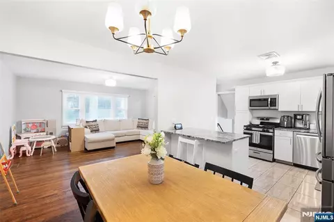 38 Seneca Ave, Rockaway, NJ 07866
